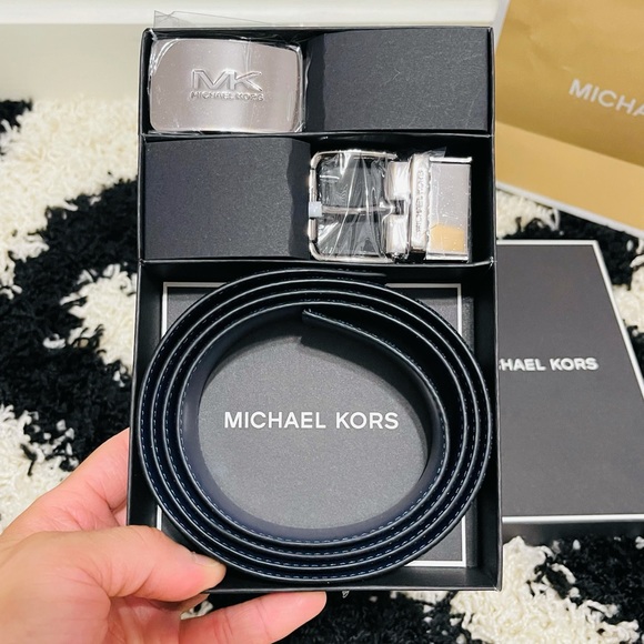 NIB Men’s One Size Michael Kors 4 In 1 Monogram Coated Logo Belt Gift Set Box - Picture 2 of 11